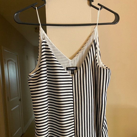 Tank - Picture 4 of 5